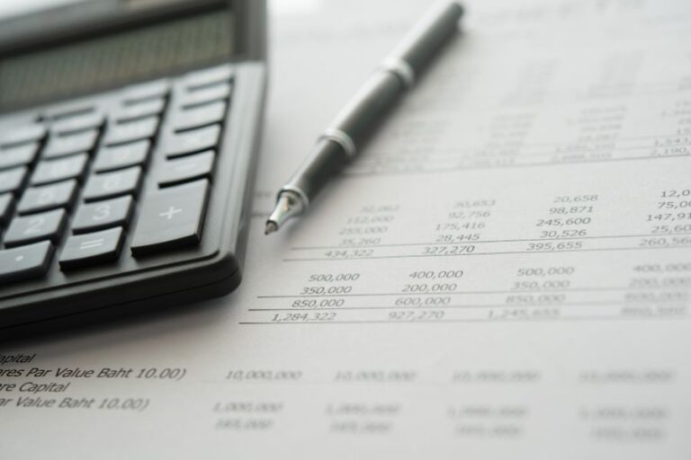 is it worth it to hire an accountant
